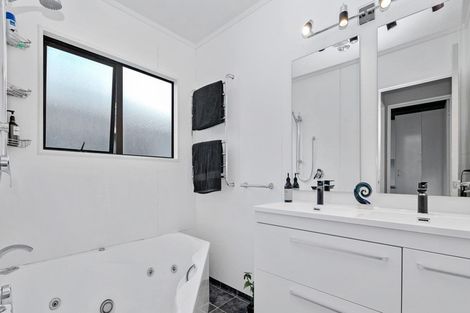 Photo of property in 118b Capamagian Drive, Athenree, Katikati, 3177