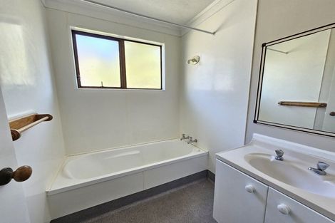 Photo of property in 34 Northumberland Street, Cannons Creek, Porirua, 5024