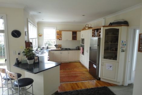 Photo of property in 12b Karetu Road, Greenlane, Auckland, 1051