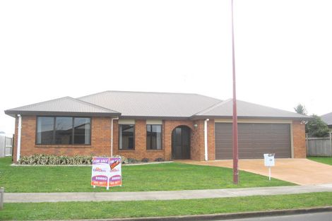 Photo of property in 22 Saxon Woods Drive, Rototuna North, Hamilton, 3210