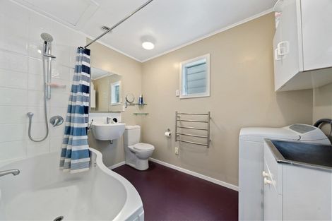 Photo of property in 16 Boyd Terrace, Newtown, Wellington, 6021