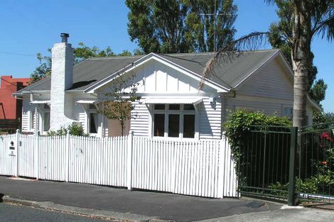 Photo of property in 10 Faulkner Road, Northcote Point, Auckland, 0627