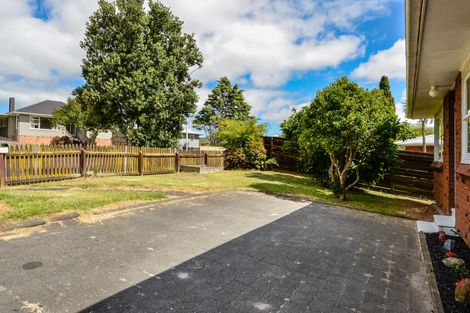 Photo of property in 1/29 Glendene Avenue, Glendene, Auckland, 0602
