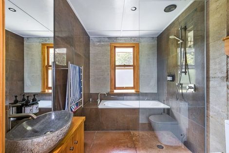 Photo of property in 28 Opahi Bay Road, Mahurangi West, Warkworth, 0983