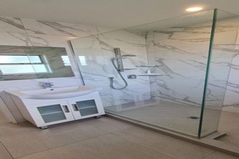 Photo of property in 2/52 Bentley Avenue, Glenfield, Auckland, 0629