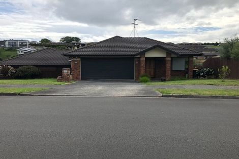 Photo of property in 11 Ina Ville Drive, Pukekohe, 2120