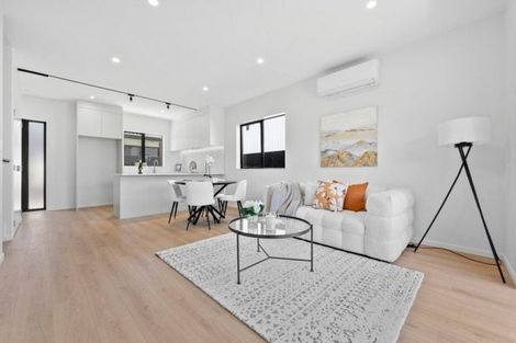 Photo of property in 4/18 Albert Road, Kelston, Auckland, 0602