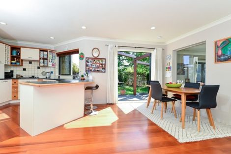 Photo of property in 1 Limousin Place, Grandview Heights, Hamilton, 3200