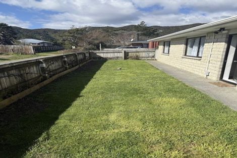 Photo of property in 340 Wellington Road, Wainuiomata, Lower Hutt, 5014