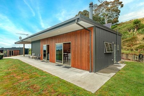 Photo of property in 1266 Wharerata Road, Muriwai, Manutuke, 4072