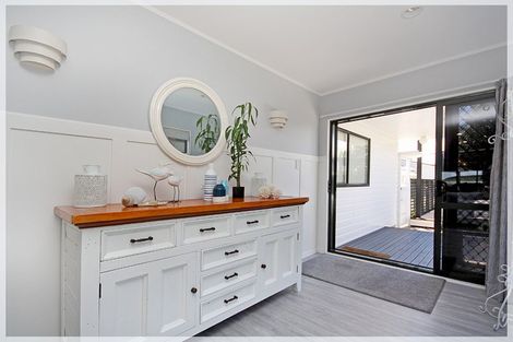 Photo of property in 9 Rosvall Place, Foxton Beach, Foxton, 4815