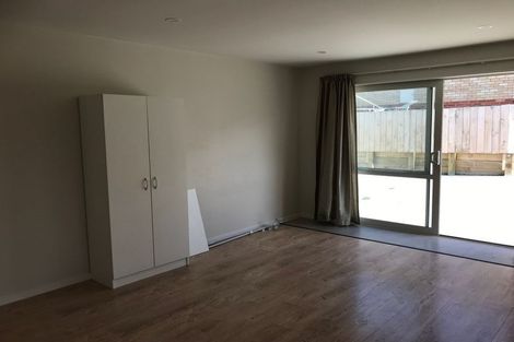 Photo of property in 33 Hutchinsons Road, Bucklands Beach, Auckland, 2014