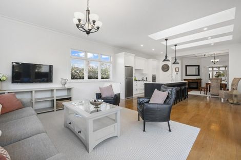 Photo of property in 7 Bruce Street, Northcote Point, Auckland, 0627