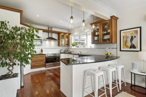 Photo of property in 61 Palmerston Road, Birkenhead, Auckland, 0626