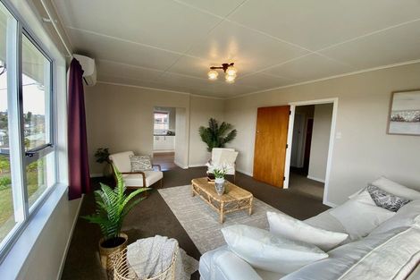 Photo of property in 62 Awanui Street, Merrilands, New Plymouth, 4312