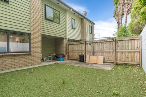 Photo of property in 4 Pangu Way, Mangere, Auckland, 2022