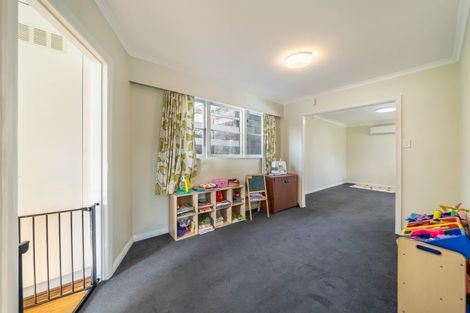 Photo of property in 19 Thomas Street, Stokes Valley, Lower Hutt, 5019