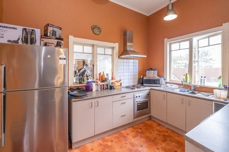 Photo of property in 60 Collins Street, Hawera, 4610