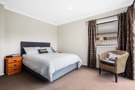 Photo of property in 102 Te Puia Drive, Aotea, Porirua, 5024