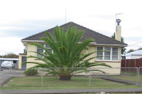 Photo of property in 17 Archibald Road, Kelston, Auckland, 0602