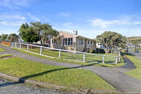 Photo of property in 64 Astrolabe Street, Cannons Creek, Porirua, 5024