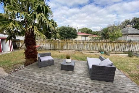 Photo of property in 96 Queens Road, Waikanae Beach, Waikanae, 5036