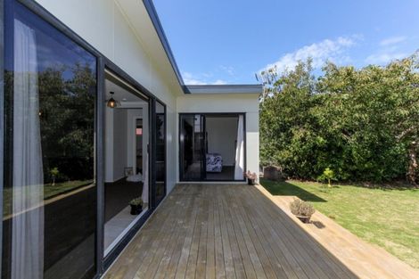 Photo of property in 33 Leslie Street, Waitara, 4320