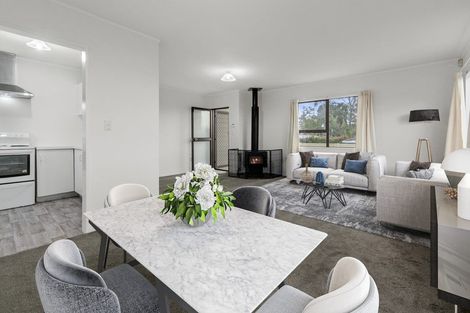 Photo of property in 2/15 Sevilla Place, Unsworth Heights, Auckland, 0632