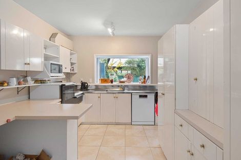 Photo of property in 167 Memorial Avenue, Burnside, Christchurch, 8053