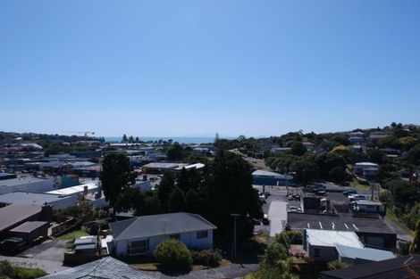 Photo of property in 2/24 Nigel Road, Browns Bay, Auckland, 0630