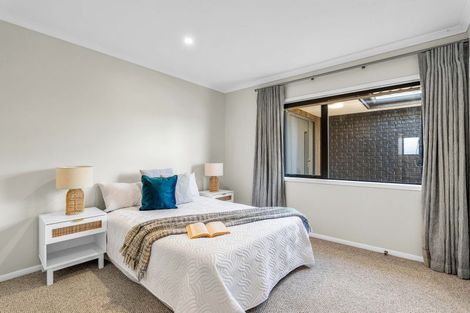 Photo of property in 17 Chatswood Grove, Fitzroy, New Plymouth, 4312