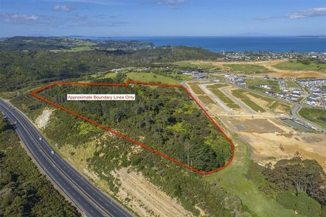 Photo of property in 60 Sunnyheights Road, Orewa, 0931