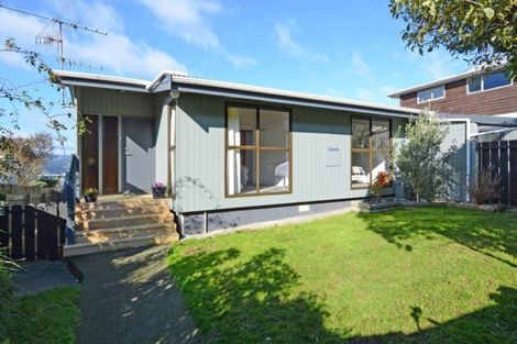 Photo of property in 6 Stanhope Grove, Korokoro, Lower Hutt, 5012