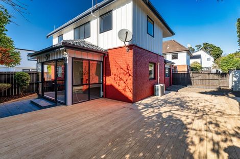 Photo of property in 2/24 Miro Street, New Lynn, Auckland, 0600