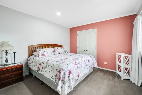 Photo of property in 8 Lamia Place, The Gardens, Auckland, 2105