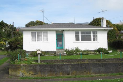 Photo of property in 65 Mould Street, Waitara, 4320