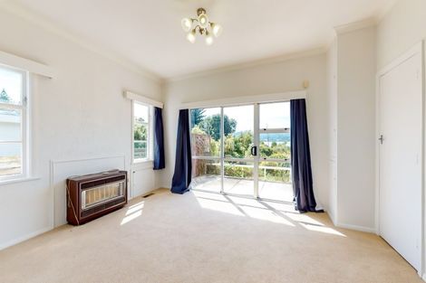 Photo of property in 48 Mana Esplanade, Paremata, Porirua, 5026