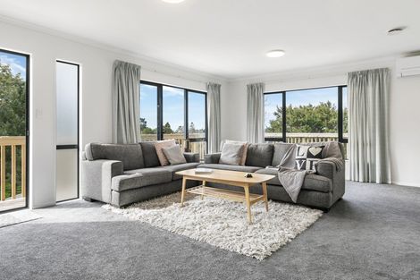 Photo of property in 2/13 Noeleen Street, Glenfield, Auckland, 0629