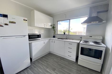 Photo of property in 2/14 Downing Street, Glenfield, Auckland, 0629