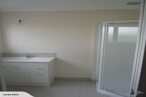 Photo of property in 24 Fairchild Avenue, Goodwood Heights, Auckland, 2105