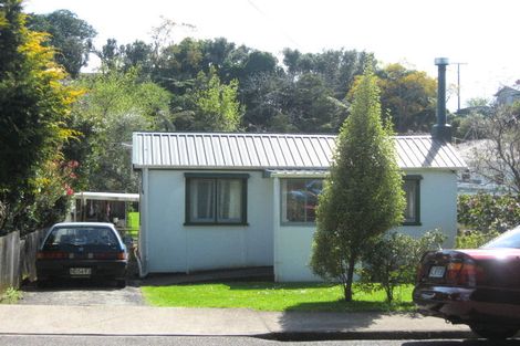 Photo of property in 4 Aubrey Street, New Plymouth, 4310