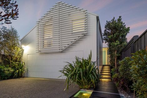 Photo of property in 117 Main Road, Redcliffs, Christchurch, 8081