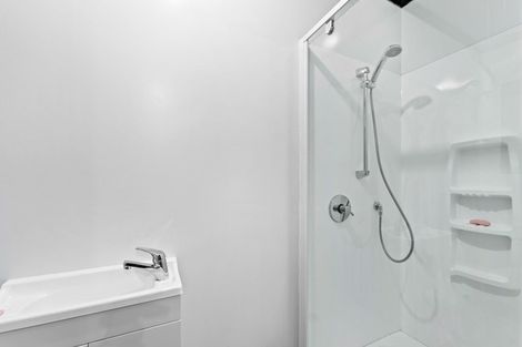 Photo of property in 35 Waimumu Road, Massey, Auckland, 0614