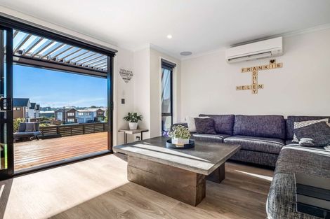 Photo of property in 3 Seafarer Crescent, Stanmore Bay, Whangaparaoa, 0932