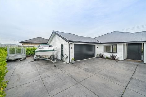 Photo of property in 21 Silicon Way, Fitzherbert, Palmerston North, 4410