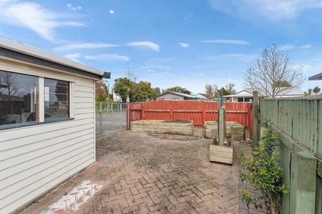 Photo of property in 2 Newton Place, Westbrook, Palmerston North, 4412