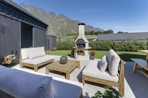 Photo of property in 11 Jacks Point Rise, Jacks Point, Queenstown, 9371