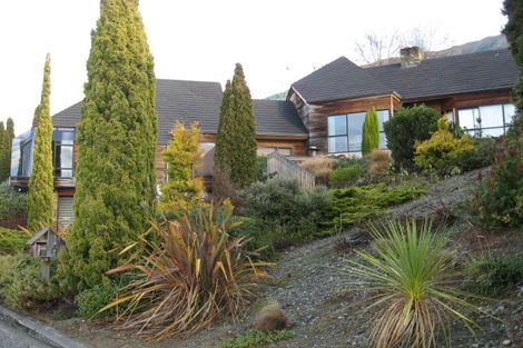 Photo of property in 6 Thorn Crescent, Fernhill, Queenstown, 9300