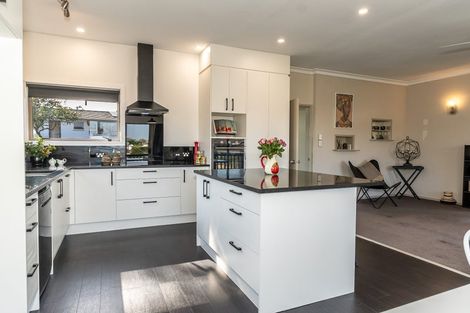 Photo of property in 178 Sandwich Road, St Andrews, Hamilton, 3200