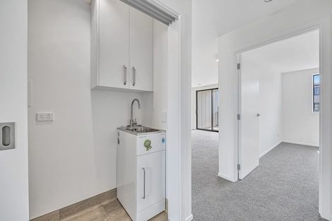 Photo of property in 10 Cessna Crescent, Mangere, Auckland, 2022